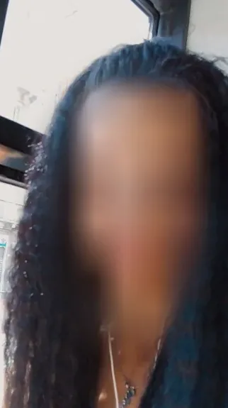 Amira, 30