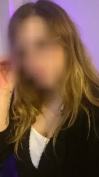 Amira, 26