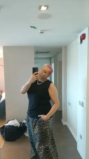 Dilara, 33