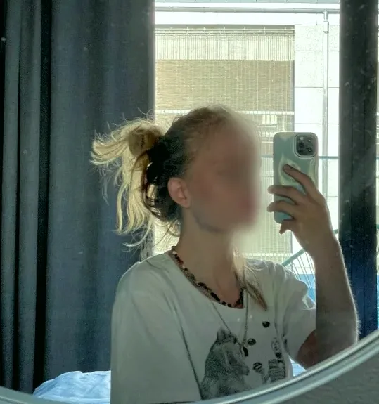 Emilia, 19