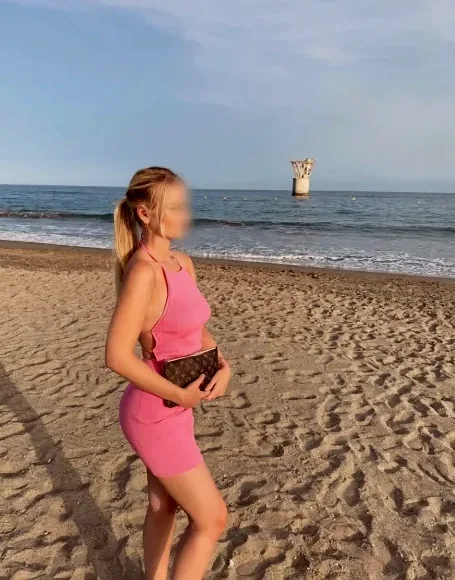 Esra, 19