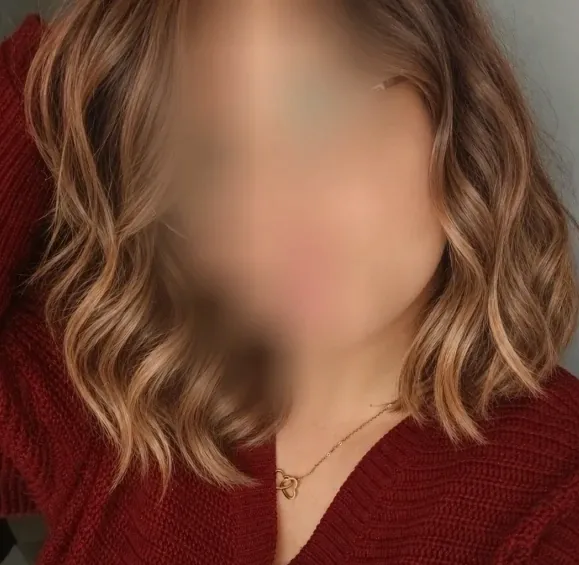 Hannah, 21