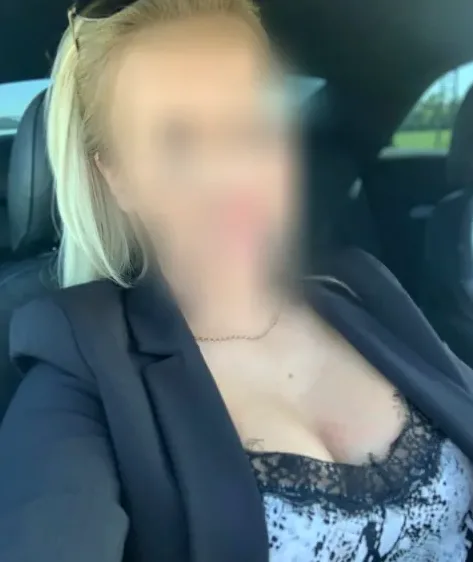 Lara, 38