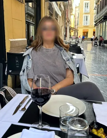 Laura, 35