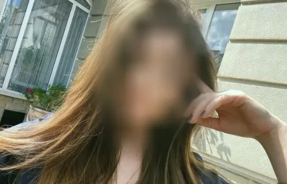 Nele, 19