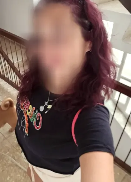 Nora, 33