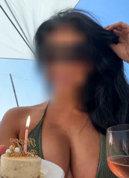 Özlem, 40
