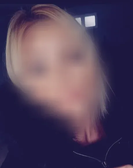 Pauline, 25
