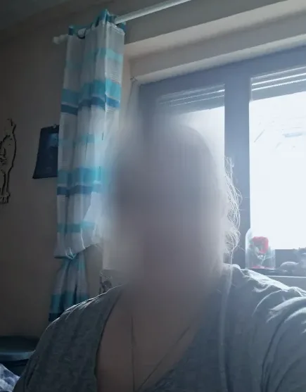Sabrina, 25