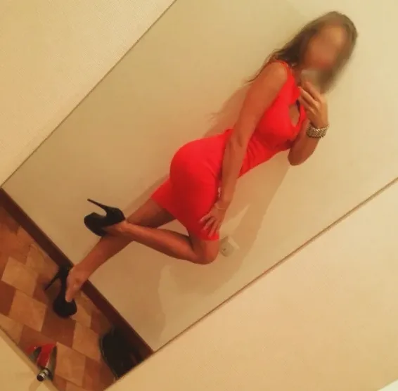 Stefanie, 28